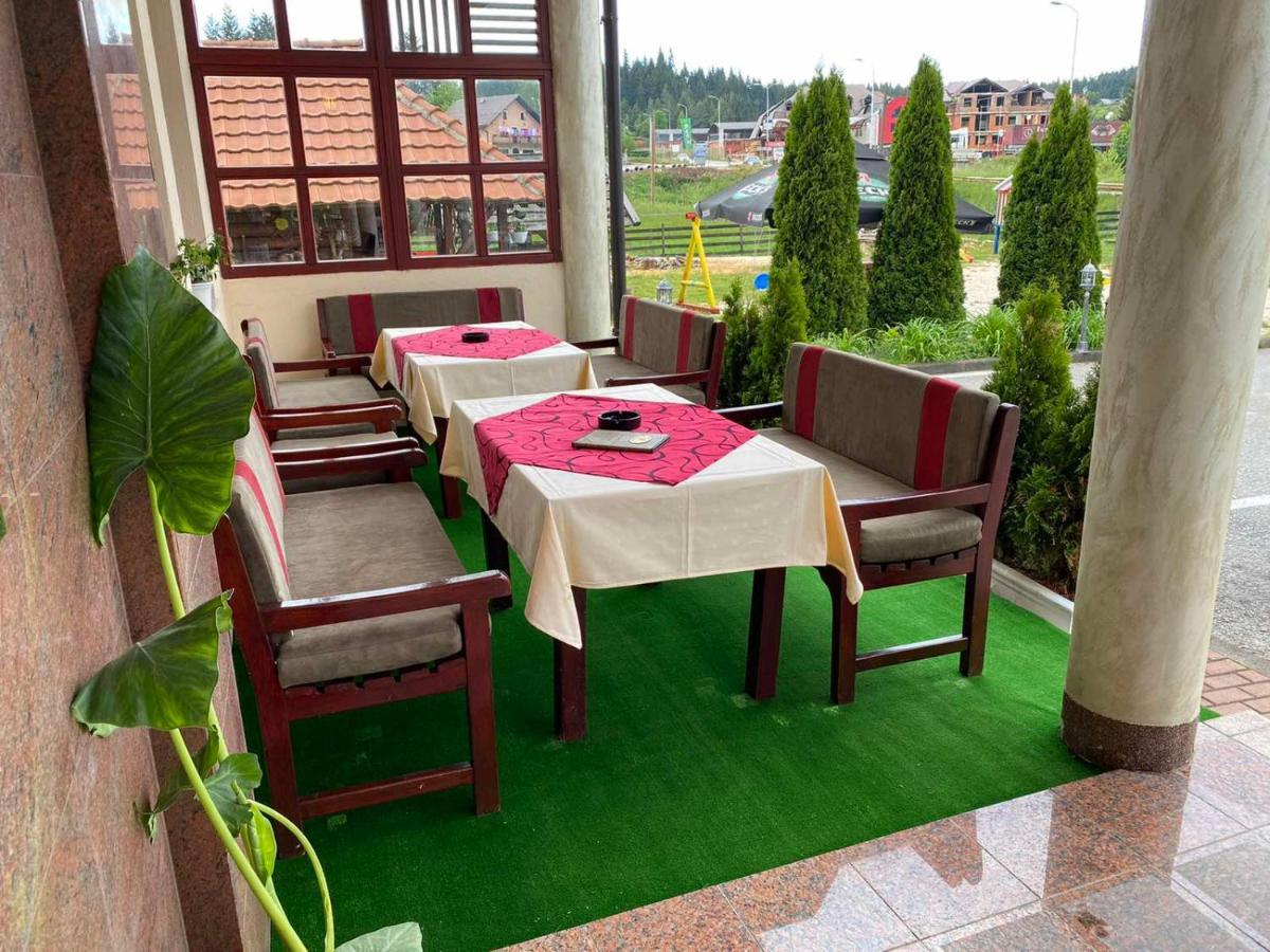 Hotel Dva Goluba Пале Екстериор снимка