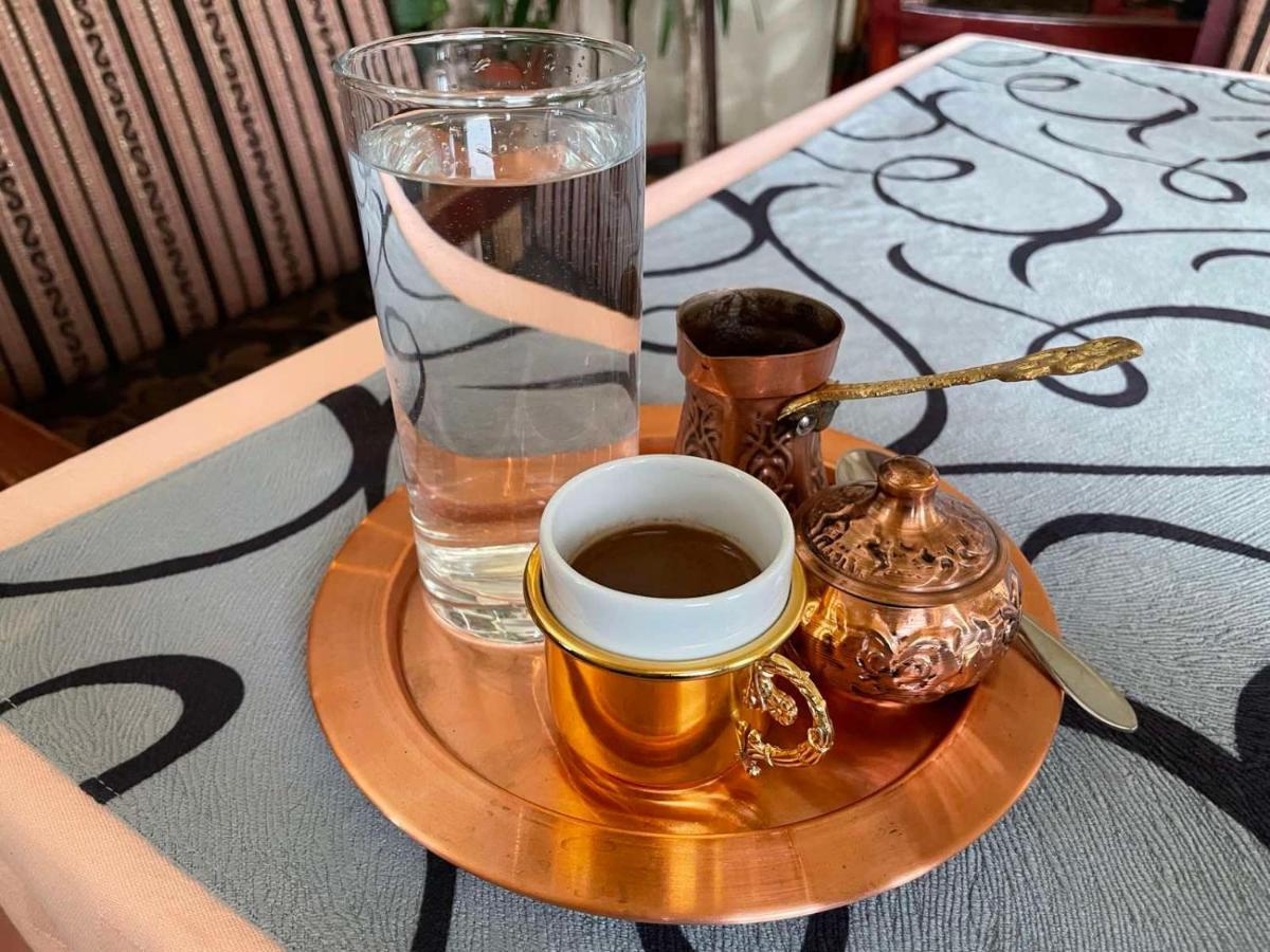 Hotel Dva Goluba Пале Екстериор снимка