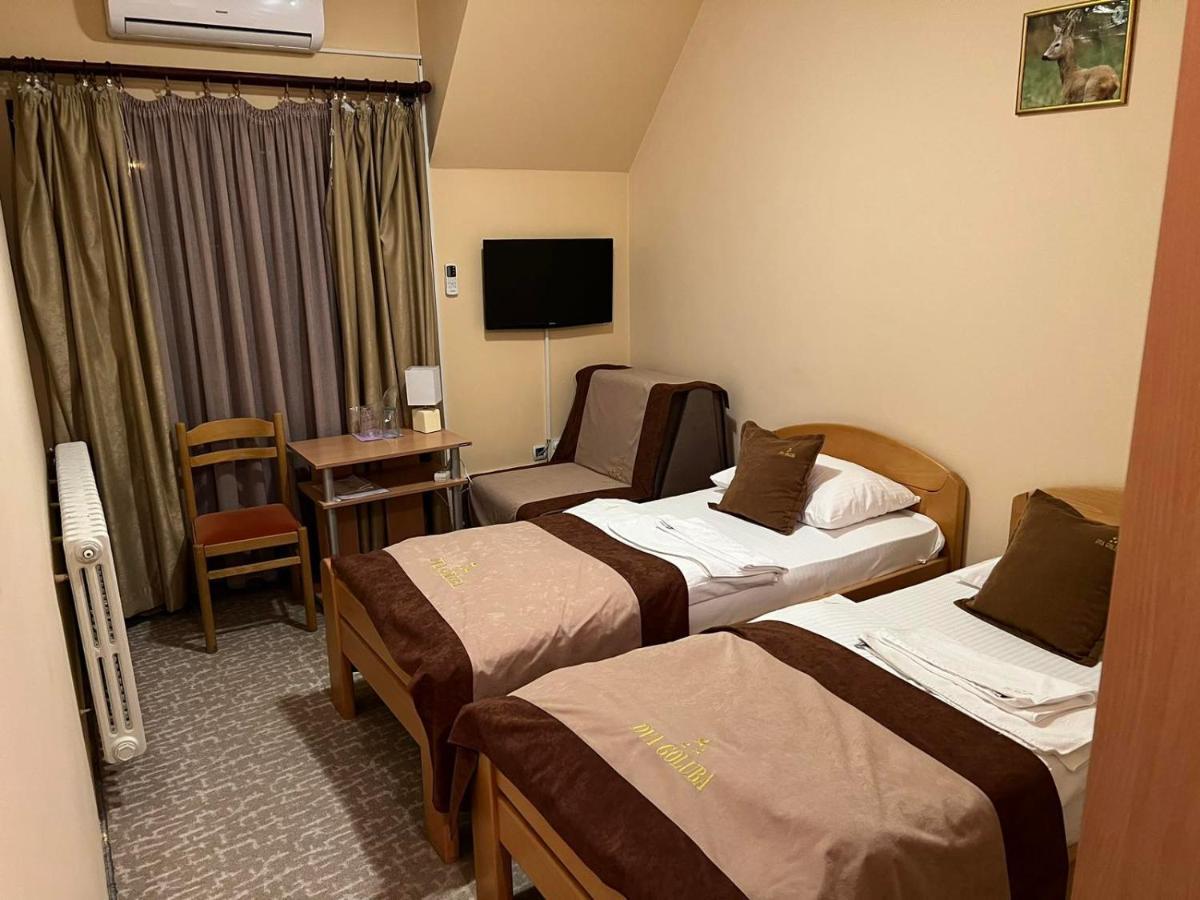 Hotel Dva Goluba Пале Екстериор снимка