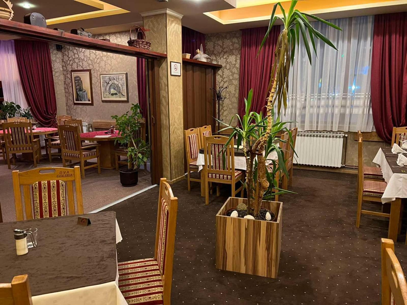 Hotel Dva Goluba Пале Екстериор снимка