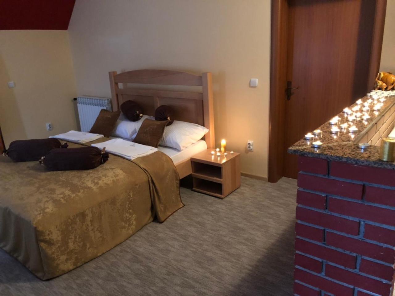 Hotel Dva Goluba Пале Екстериор снимка