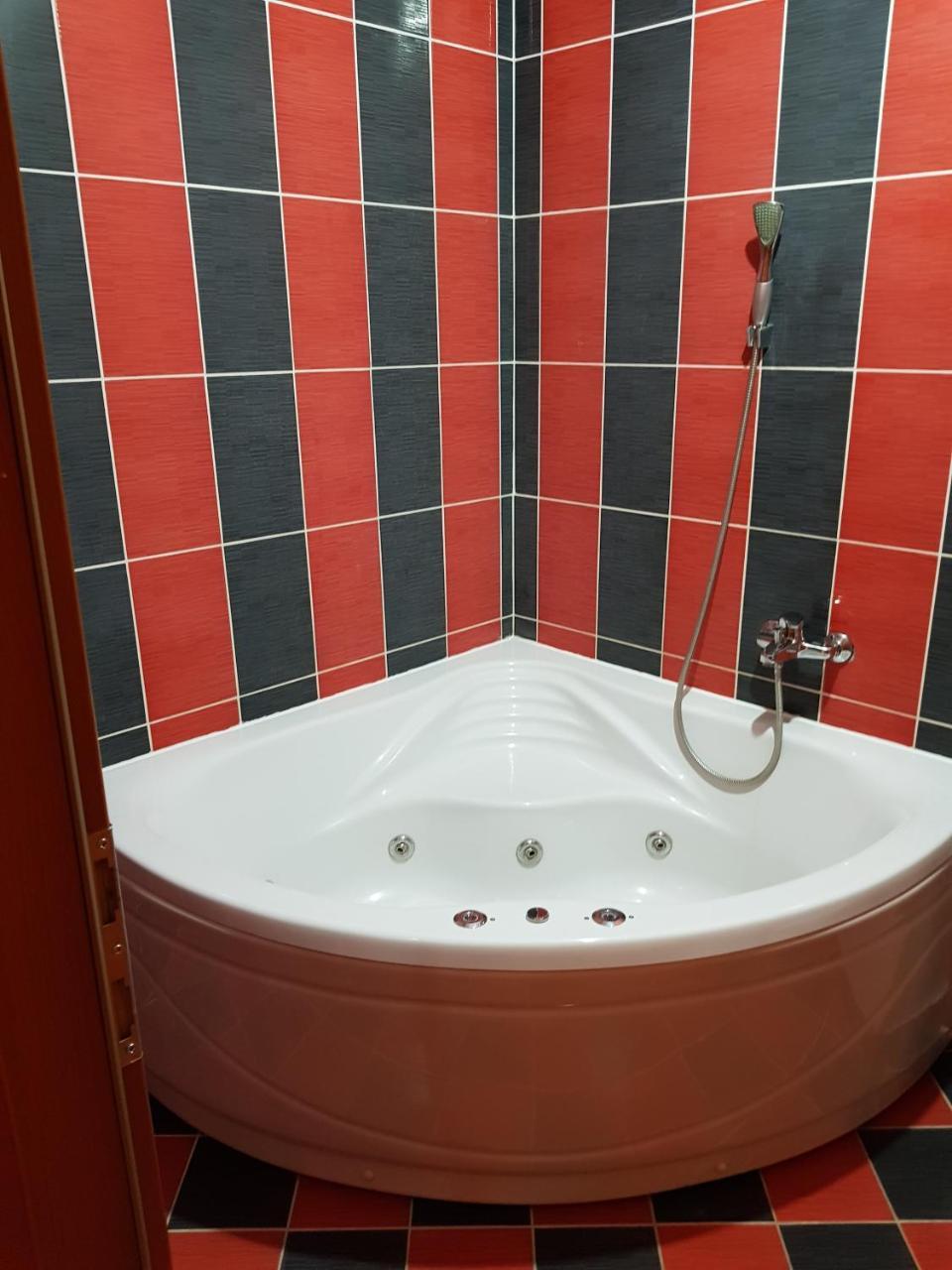 Hotel Dva Goluba Пале Екстериор снимка
